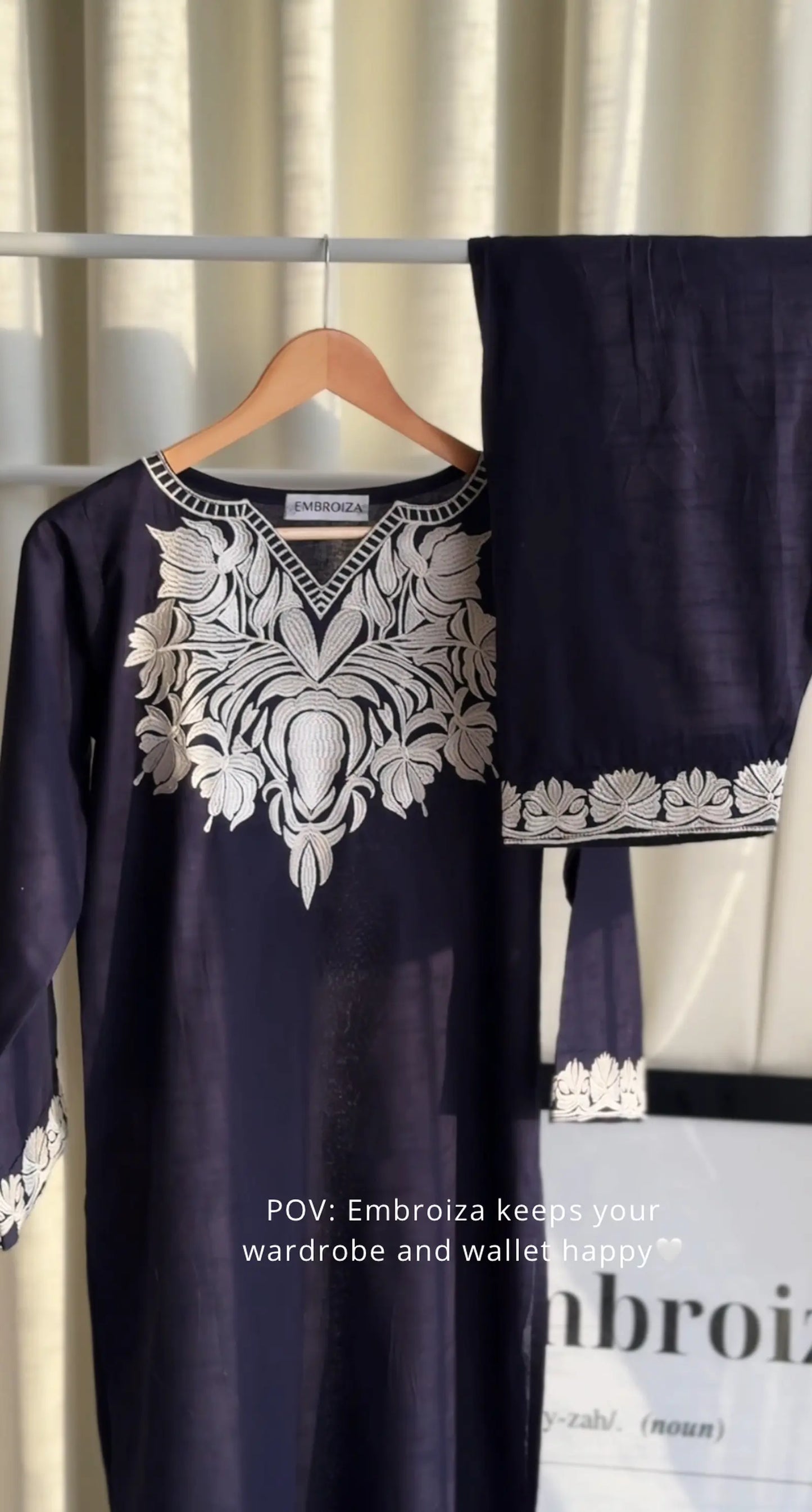 Gray Modern Minimalist Loading Symbol Instagram Story