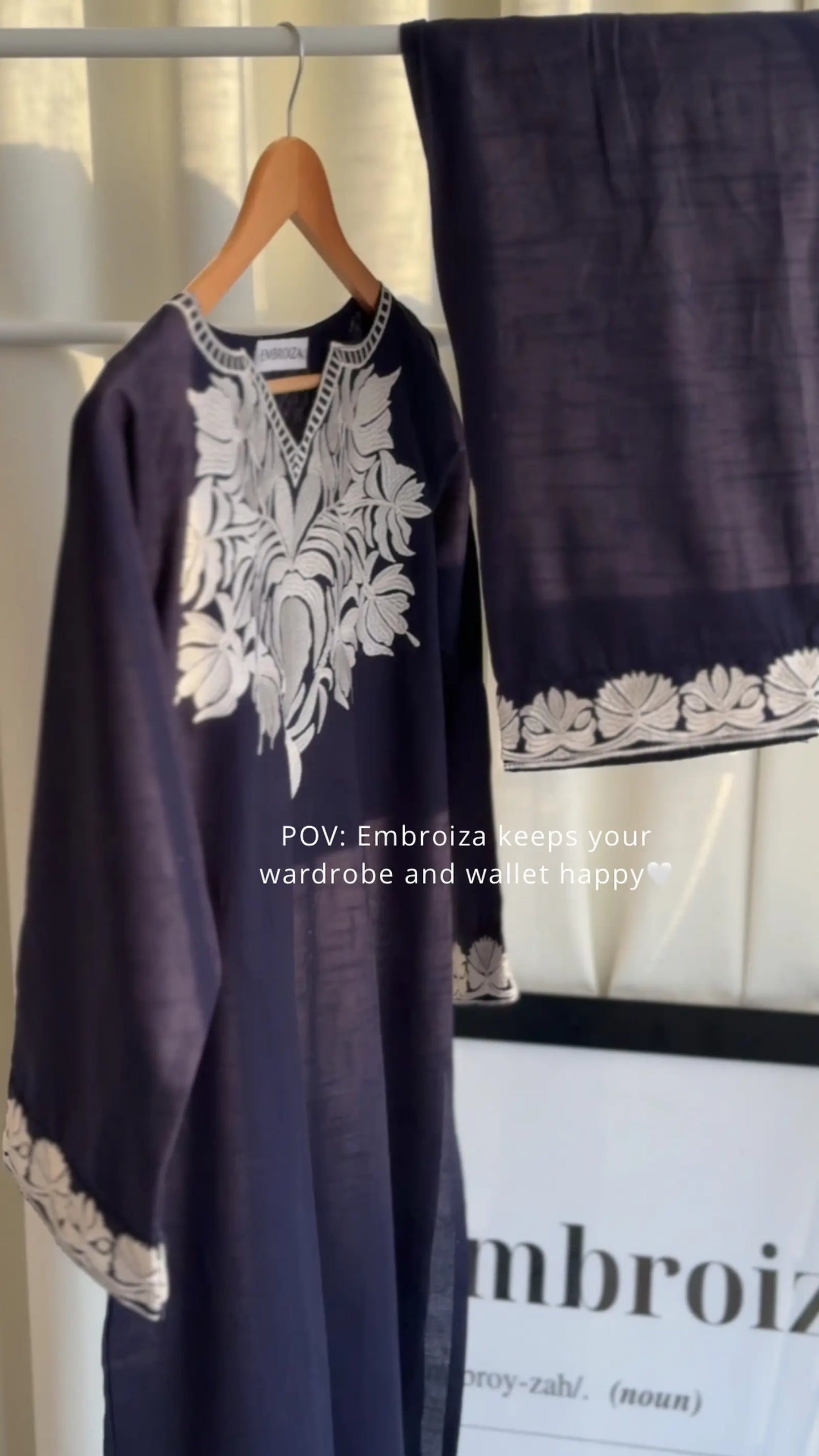 Gray Modern Minimalist Loading Symbol Instagram Story 3